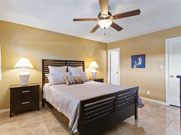 8940 S Hollybrook Blvd 53304, Pembroke Pines FL 33025