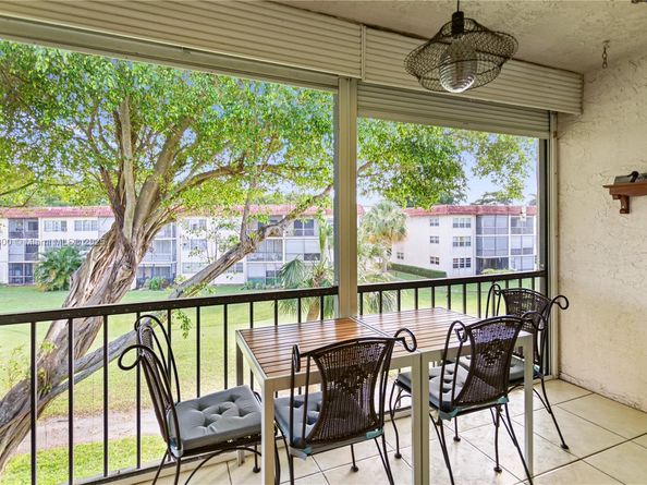 8940 S Hollybrook Blvd 53304, Pembroke Pines FL 33025