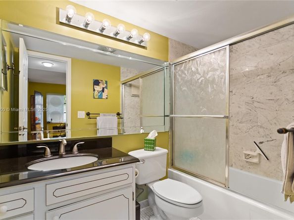 8940 S Hollybrook Blvd 53304, Pembroke Pines FL 33025