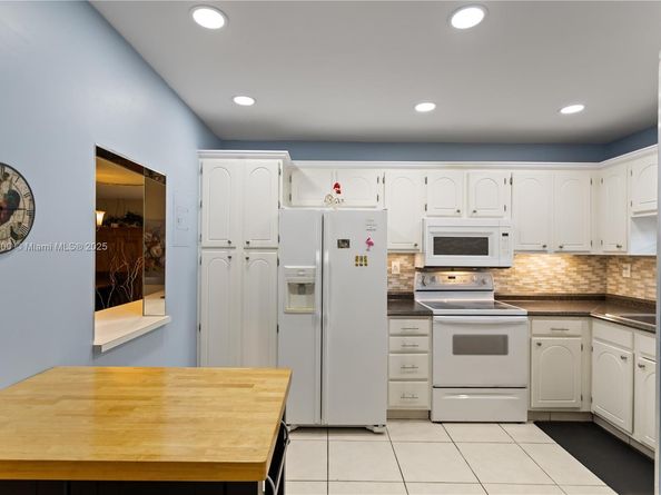 8940 S Hollybrook Blvd 53304, Pembroke Pines FL 33025