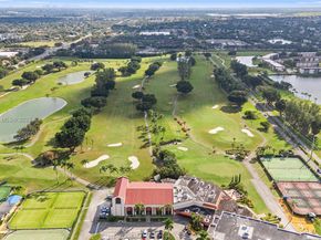 8940 S Hollybrook Blvd 53304, Pembroke Pines FL 33025