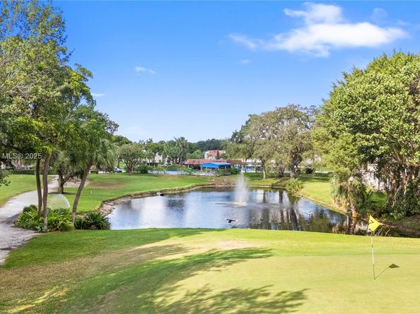 8940 S Hollybrook Blvd 53304, Pembroke Pines FL 33025