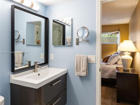 8940 S Hollybrook Blvd 53304, Pembroke Pines FL 33025