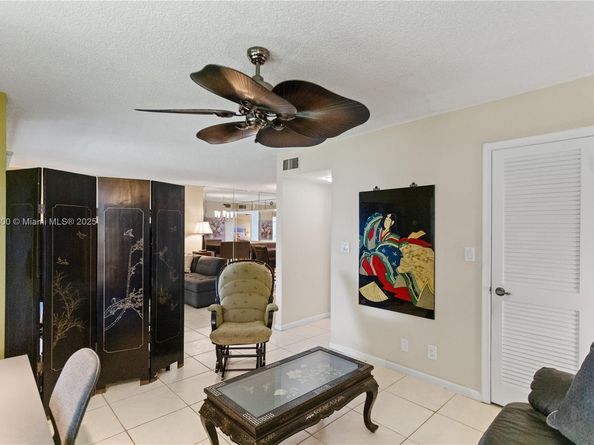 8940 S Hollybrook Blvd 53304, Pembroke Pines FL 33025