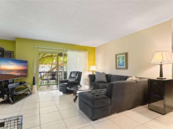 8940 S Hollybrook Blvd 53304, Pembroke Pines FL 33025