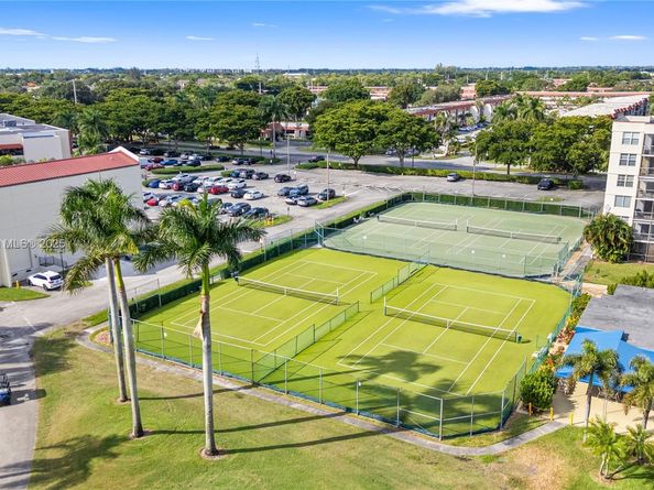 8940 S Hollybrook Blvd 53304, Pembroke Pines FL 33025