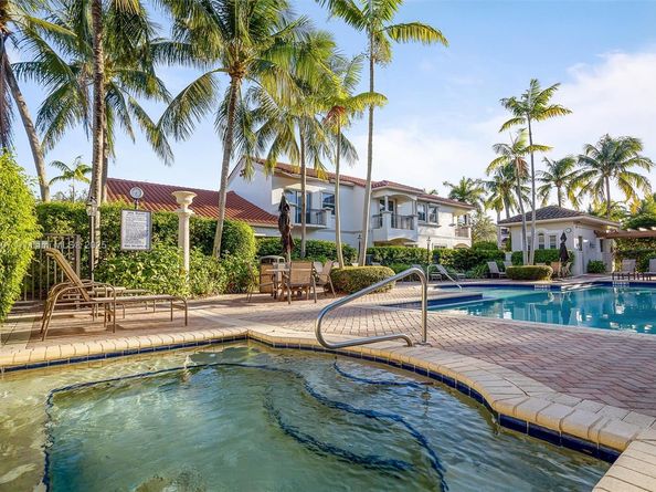 1384 Harbor View W, Hollywood FL 33019