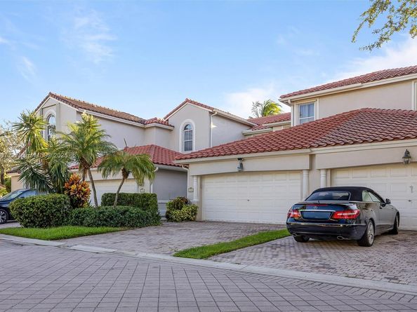 1384 Harbor View W, Hollywood FL 33019