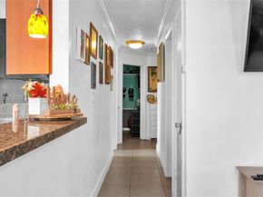 5720 SW 39th St, West Park FL 33023