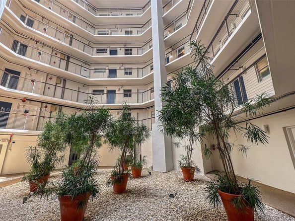 1881 Washington Ave 4B, Miami Beach FL 33139