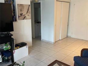 210 172nd St 323, Sunny Isles Beach FL 33160