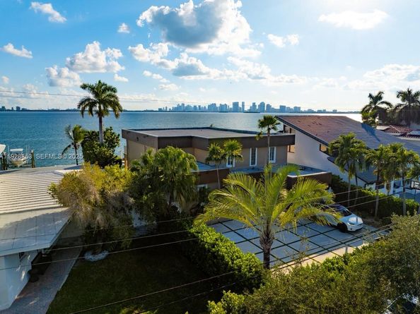 1500 S Treasure Dr, North Bay Village FL 33141