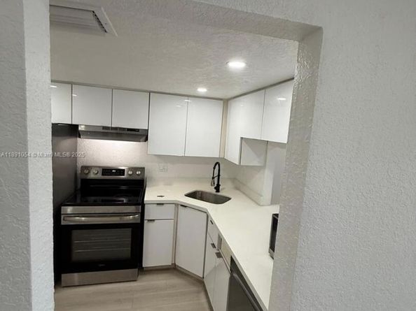 2655 NW 60th Way 195, Sunrise FL 33313