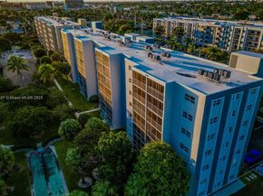 619 NE 14th Ave 304, Hallandale Beach FL 33009