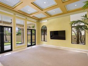 1504 Island Blvd, Aventura FL 33160