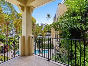 1504 Island Blvd, Aventura FL 33160