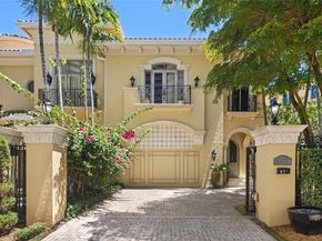 1504 Island Blvd, Aventura FL 33160