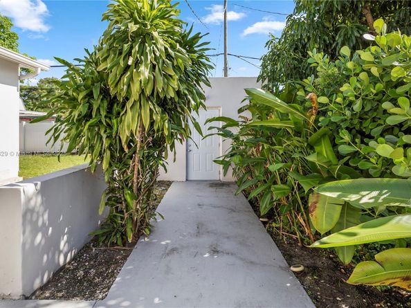 1776 SW 11th Ter, Miami FL 33135