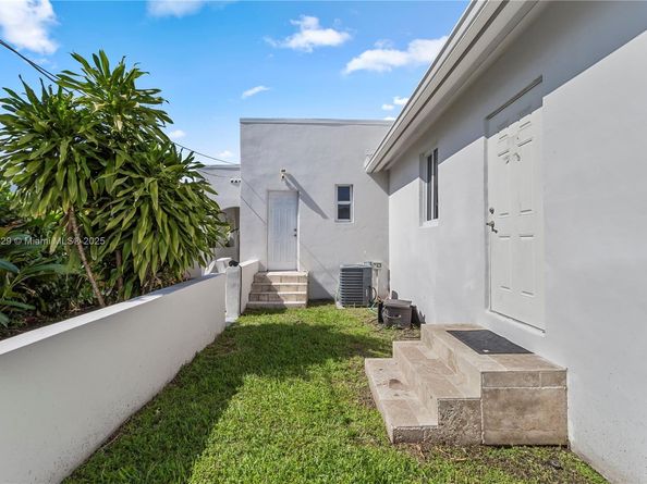 1776 SW 11th Ter, Miami FL 33135