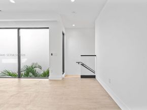 1122 NE 10th Ave, Fort Lauderdale FL 33304