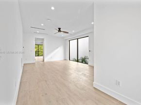 1122 NE 10th Ave, Fort Lauderdale FL 33304