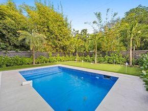 1122 NE 10th Ave, Fort Lauderdale FL 33304