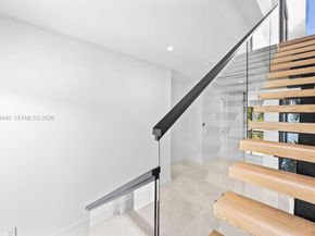 1122 NE 10th Ave, Fort Lauderdale FL 33304