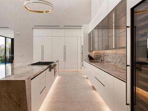 723 NE 77th St, Miami FL 33138