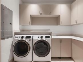 723 NE 77th St, Miami FL 33138