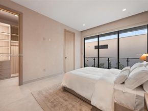 723 NE 77th St, Miami FL 33138