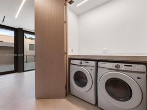 723 NE 77th St, Miami FL 33138