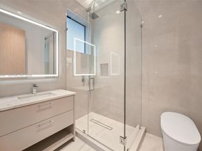 723 NE 77th St, Miami FL 33138