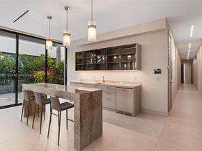 723 NE 77th St, Miami FL 33138