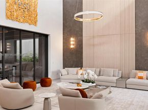 723 NE 77th St, Miami FL 33138