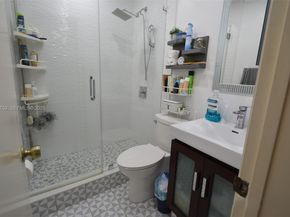 890 E 38th St, Hialeah FL 33013