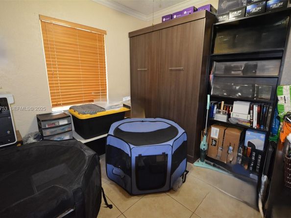 890 E 38th St, Hialeah FL 33013