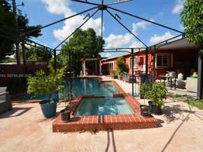 890 E 38th St, Hialeah FL 33013