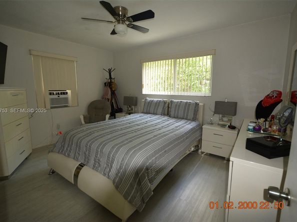 890 E 38th St, Hialeah FL 33013