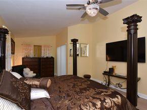 8733 NW 76th Dr, Tamarac FL 33321