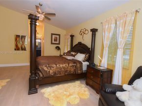 8733 NW 76th Dr, Tamarac FL 33321