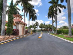 8733 NW 76th Dr, Tamarac FL 33321