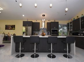 8733 NW 76th Dr, Tamarac FL 33321