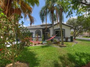 8733 NW 76th Dr, Tamarac FL 33321