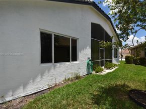 8733 NW 76th Dr, Tamarac FL 33321
