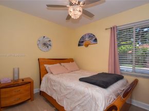 8733 NW 76th Dr, Tamarac FL 33321