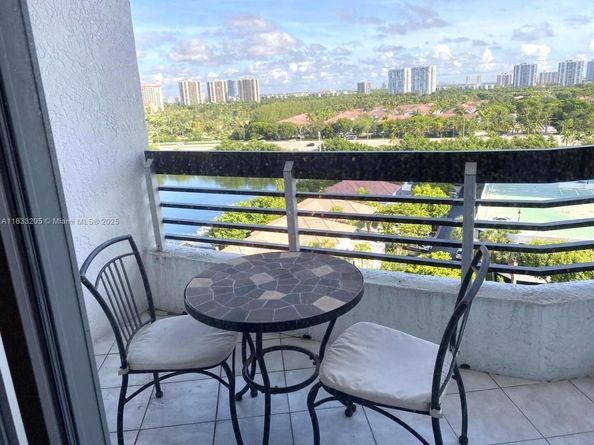 3530 Mystic Pointe Dr 1208, Aventura FL 33180