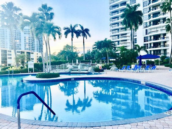 3530 Mystic Pointe Dr 1208, Aventura FL 33180