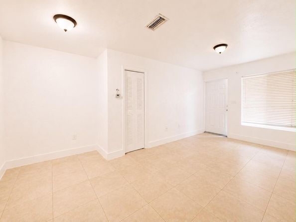 990 NW 1st Street Apt 1, Miami FL 33128
