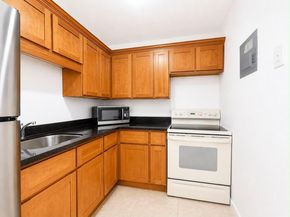 990 NW 1st Street Apt 1, Miami FL 33128