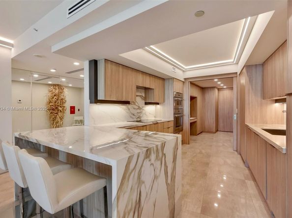 1455 Ocean Dr 811, Miami Beach FL 33139